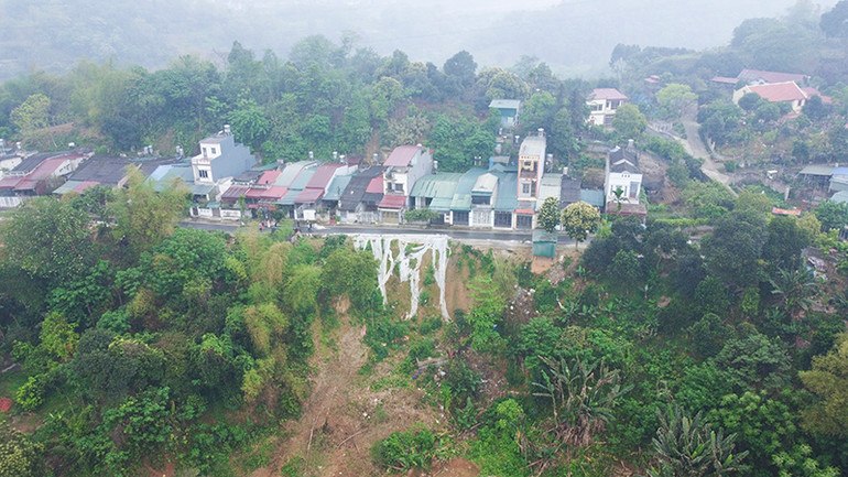 31 hộ dân tại tổ 13,14,15 phường Pom Hán bị ảnh hưởng nghiêm trọng bởi thiên tai. 31 hộ dân tại tổ 13,14,15 phường Pom Hán bị ảnh hưởng nghiêm trọng bởi thiên tai.
