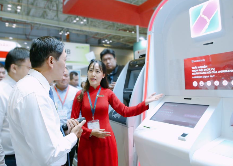 Trải nghiệm dịch vụ Ngân hàng số Agribank Digital. Trải nghiệm dịch vụ Ngân hàng số Agribank Digital.