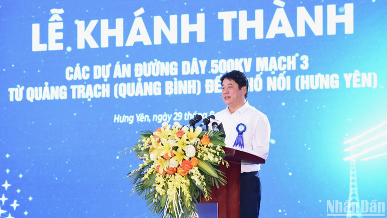 Tổng giám đốc Tập đoàn Điện lực Việt Nam Nguyễn Anh Tuấn phát biểu ý kiến.