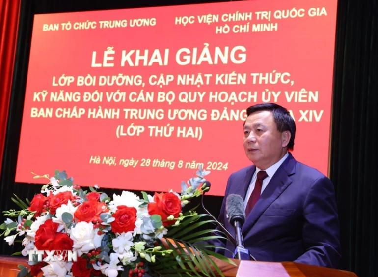 Giáo sư, Tiến sĩ Nguyễn Xuân Thắng, Ủy viên Bộ Chính trị, Giám đốc Học viện Chính trị quốc gia Hồ Chí Minh, Chủ tịch Hội đồng Lý luận Trung ương phát biểu. (Ảnh: Văn Điệp/TTXVN)