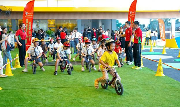 Chương trình đào tạo của Mầm non Inschool giúp trẻ phát triển toàn diện cả trí tuệ, thể chất và kỹ năng sống.