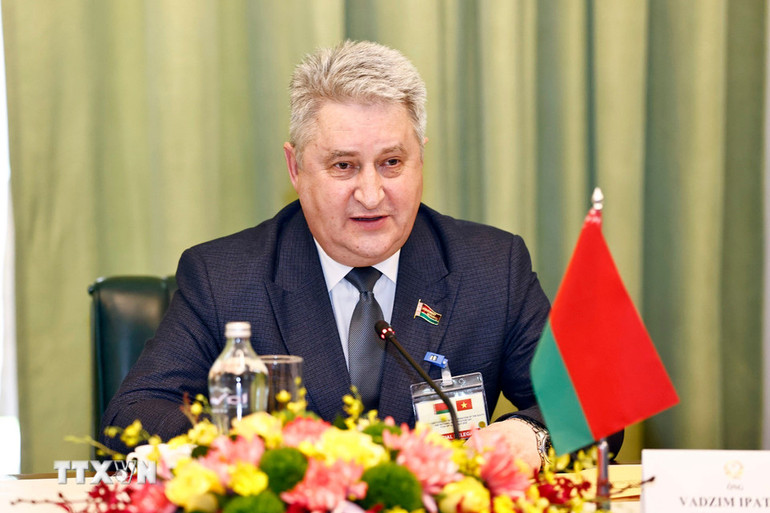 Phó Chủ tịch Hạ viện Cộng hòa Belarus Ipatau Vadzim phát biểu. (Ảnh: Doãn Tấn/TTXVN)