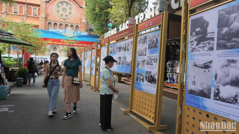 Triển lãm các tài liệu, hình ảnh về Cuộc Tổng tiến công và nổi dậy Xuân Mậu Thân 1968. Triển lãm các tài liệu, hình ảnh về Cuộc Tổng tiến công và nổi dậy Xuân Mậu Thân 1968.