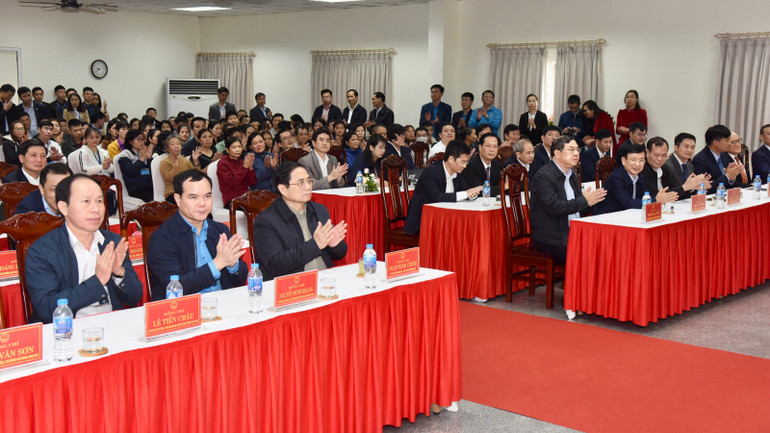 Thủ tướng Phạm Minh Chính và các đại biểu tham dự chương trình.