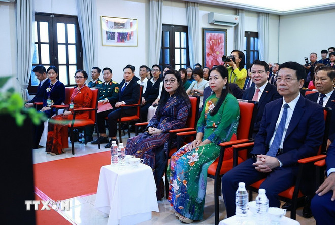 Các đại biểu tham dự buổi gặp Thủ tướng Phạm Minh Chính và Phu nhân. (Ảnh: TTXVN)