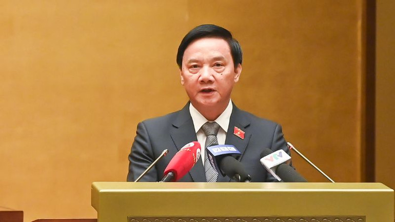 Phó Chủ tịch Quốc hội Nguyễn Khắc Định giới thiệu về mục đích xuất bản và giá trị, ý nghĩa, nội dung cuốn sách.