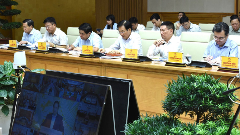 Các đồng chí Phó Thủ tướng và lãnh đạo các bộ, ban, ngành tham dự hội nghị. Các đồng chí Phó Thủ tướng và lãnh đạo các bộ, ban, ngành tham dự hội nghị.