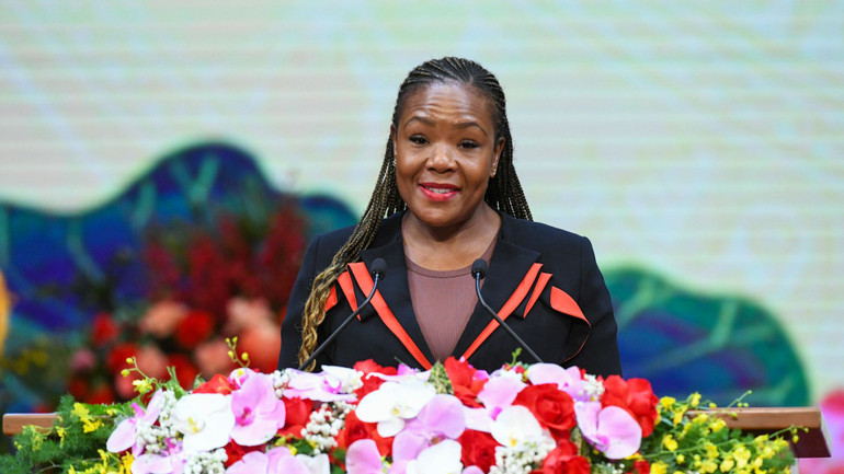 Tổng Kiểm toán cơ quan Kiểm toán Nam Phi Tsakani Maluleke phát biểu tại lễ kỷ niệm.