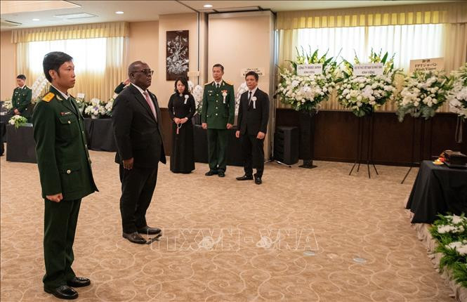 Đại sứ Bờ Biển Ngà tại Nhật Bản viếng Tổng Bí thư Nguyễn Phú Trọng.