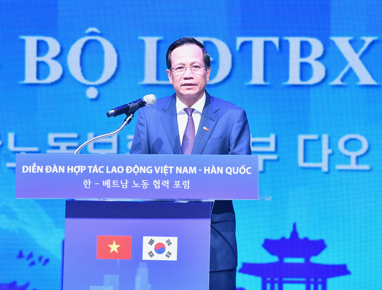 Bộ trưởng Lao động-Thương binh và Xã hội Đào Ngọc Dung phát biểu tại diễn đàn.