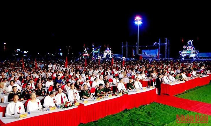 Các đại biểu dự Lễ Kỷ niệm 50 năm Chiến thắng Cấm Dơi.