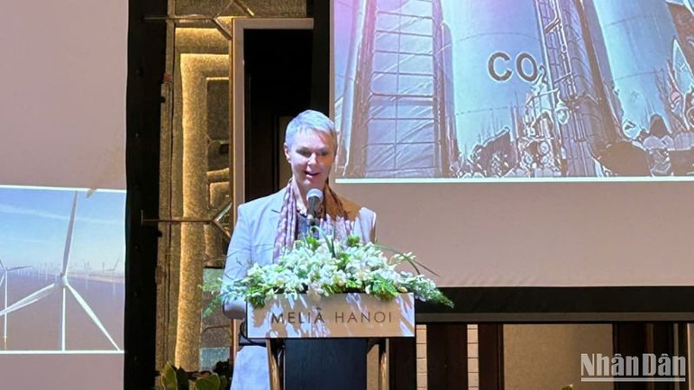 Đại sứ Na Uy tại Việt Nam Hilde Solbakken phát biểu tại hội thảo.