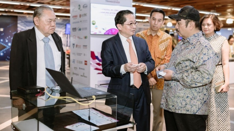 Bộ trưởng Rachmat Pambudy cùng đoàn công tác tham quan các công nghệ mới tại CT Group.