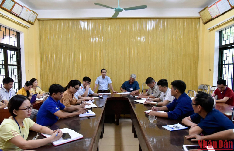 Sở Nội vụ Bắc Kạn kiểm tra đột xuất việc thực thi công vụ tại xã Cường Lợi, Na Rì.