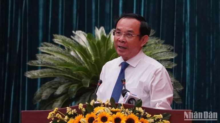 Đồng chí Nguyễn Văn Nên, Ủy viên Bộ Chính trị, Bí thư Thành ủy Thành phố Hồ Chí Minh phát biểu khai mạc. Đồng chí Nguyễn Văn Nên, Ủy viên Bộ Chính trị, Bí thư Thành ủy Thành phố Hồ Chí Minh phát biểu khai mạc.