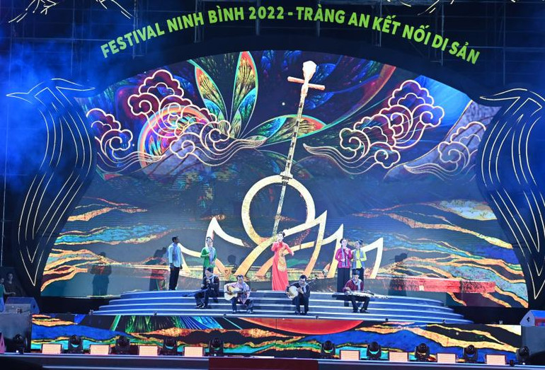 Tiết mục nghệ thuật đờn ca tài tử Nam Bộ.