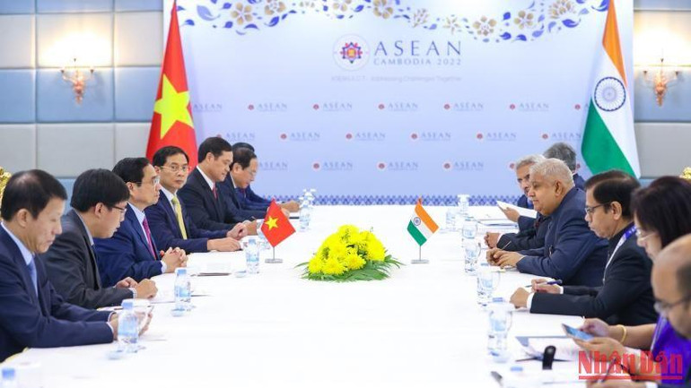 Thủ tướng Phạm Minh Chính gặp Phó Tổng thống Ấn Độ Jagdeep Dhankhar.