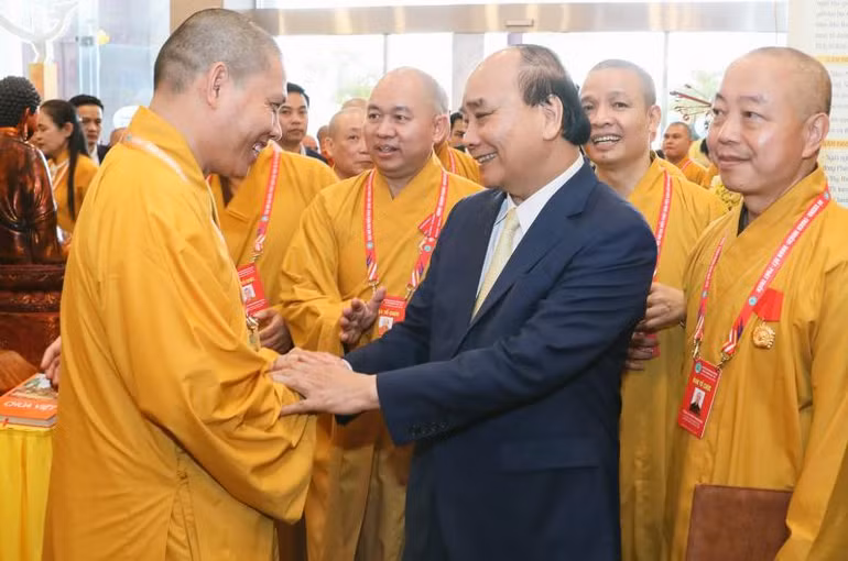 Chủ tịch nước Nguyễn Xuân Phúc với các đại biểu dự Đại hội.