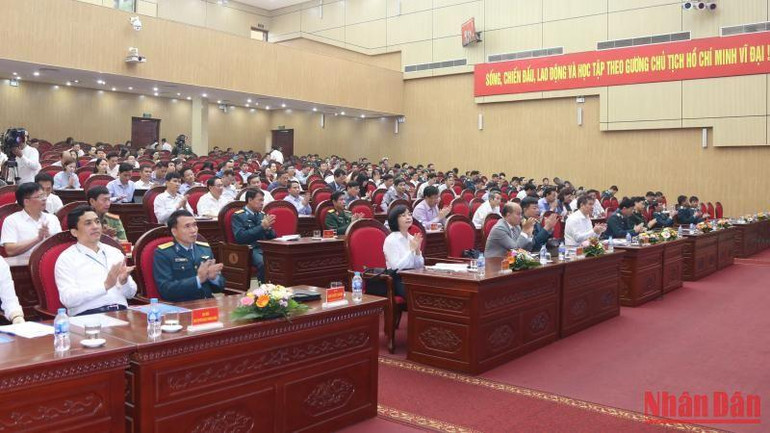 Quang cảnh các đại biểu dự hội nghị.