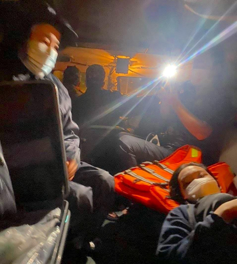 Sản phụ được hỗ trợ kịp thời ngay trong tâm bão. (Ảnh gia đình sản phụ cung cấp) Sản phụ được hỗ trợ kịp thời ngay trong tâm bão. (Ảnh gia đình sản phụ cung cấp)