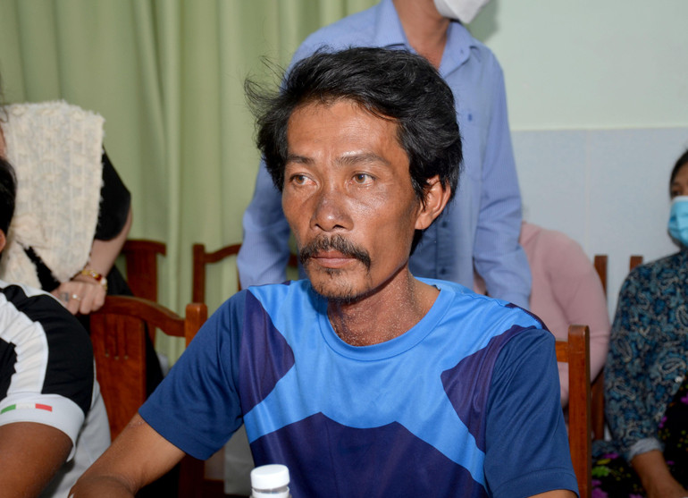 Ông Bùi Văn Toàn, Thuyền trưởng tàu cá BTh 97478 TS bị nạn, là 1 trong 5 người trên thúng chai được cứu sống ngày 22/7/2022.