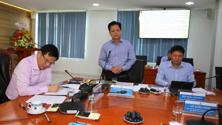 Chủ tịch Hội đồng quản trị BSR Nguyễn Văn Hội báo cáo một số nội dung liên quan đến cung ứng dầu thô cho nhà máy lọc dầu Dung Quất.