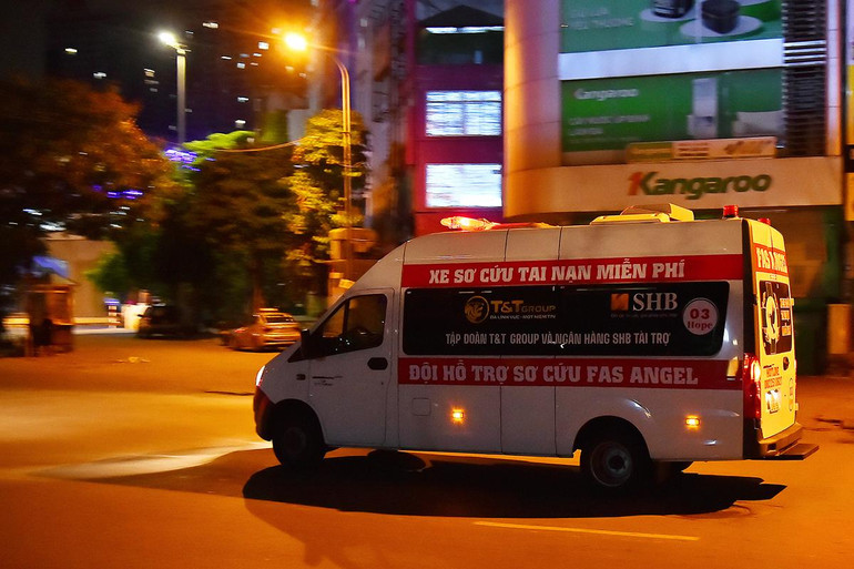 1 giờ sáng, sau khi bàn giao nạn nhân cho Bệnh viện, toàn đội lại lên đường với mong muốn sự giúp đỡ nhỏ bé của mình sẽ kịp thời đối với người bị nạn và cơ hội sống của ai đó sẽ nhiều hơn.