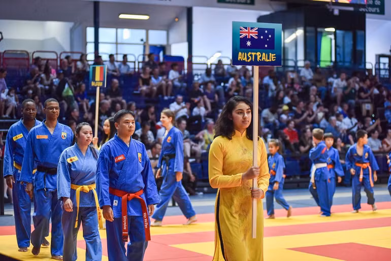 Hơn 400 vận động viên, ở mọi lứa tuổi và hạng cân, đã tham gia thi đấu từ ngày 20-23/7 với nhiều nội dung: trẻ em, quyền pháp và đối kháng. (Ảnh: MINH DUY)