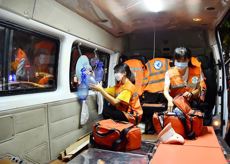 Những thiên thần áo cam ảnh 5