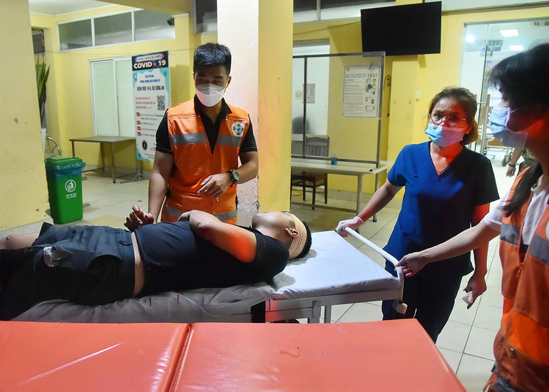 Những thiên thần áo cam ảnh 13