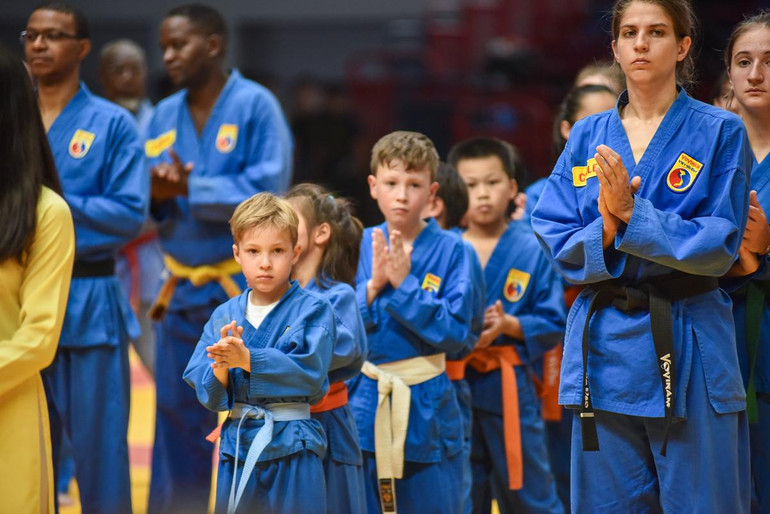 Những vận động viên nhỏ tuổi cũng rất hào hứng tham gia giải thi đấu lần này. (Ảnh: MINH DUY)