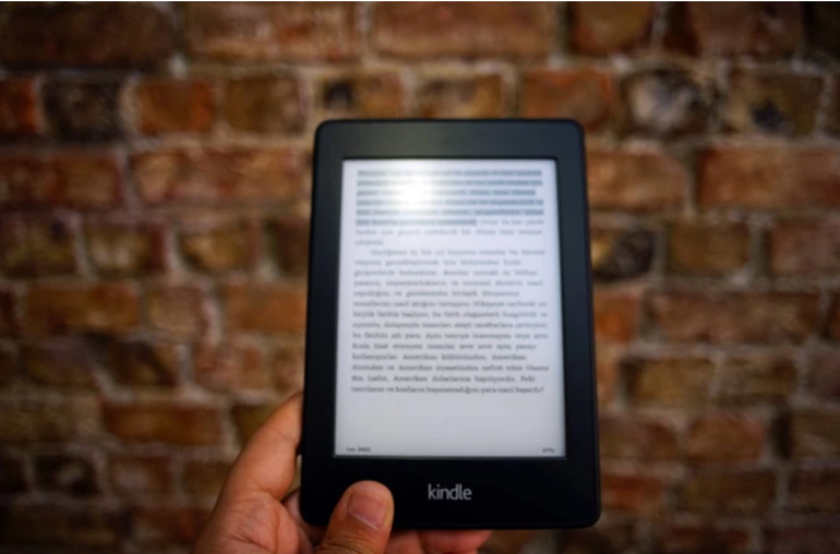 Máy đọc sách Kindle. Nguồn: AFP/TTXVN. Máy đọc sách Kindle. Nguồn: AFP/TTXVN.