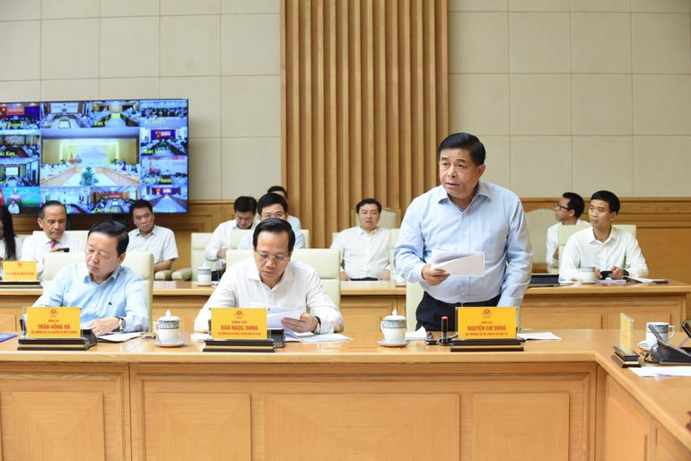 Bộ trưởng Kế hoạch và Đầu tư Nguyễn Chí Dũng phát biểu tại hội nghị.