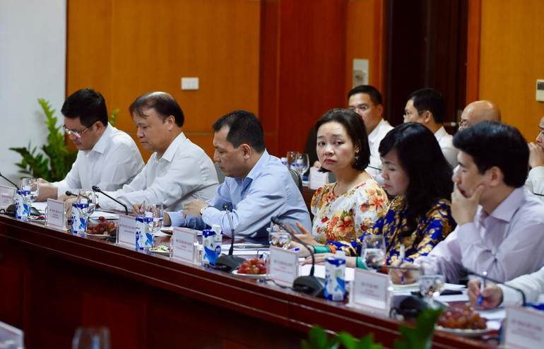 Đại diện lãnh đạo Bộ Công thương tham dự hội nghị tại điểm cầu Hà Nội.