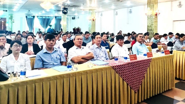 Các đại biểu dự hội nghị tập huấn.