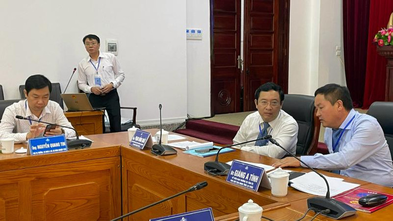 Đại biểu thảo luận tại hội thảo. Đại biểu thảo luận tại hội thảo.