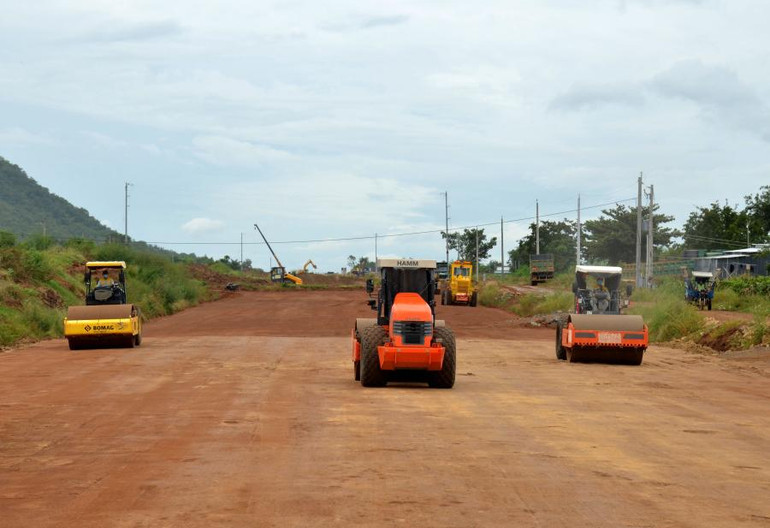 Thi công gói thầu XL-03 dự án thành phần đoạn Vĩnh Hảo-Phan Thiết.