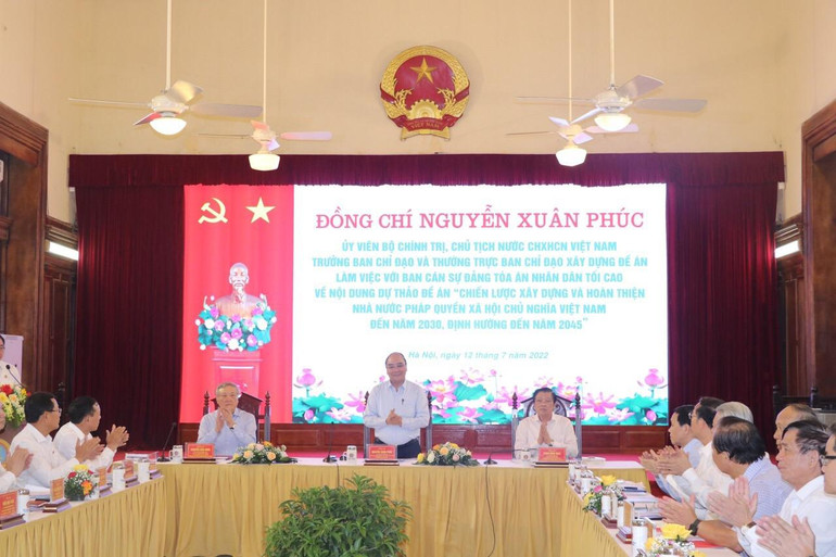 Quang cảnh buổi làm việc.