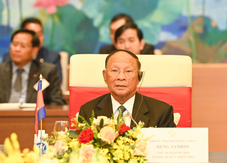 Chủ tịch Quốc hội Campuchia Samdech Heng Samrin phát biểu tại buổi hội đàm. (Ảnh: Duy Linh)