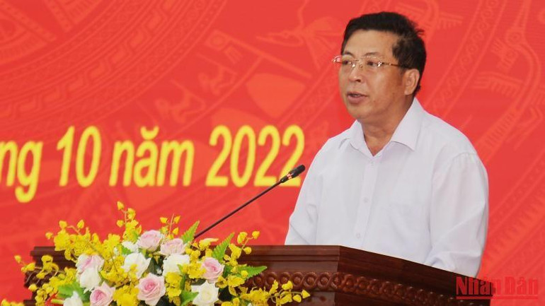 Đồng chí Trần Hồng Minh, Ủy viên Trung ương Đảng, Bí thư Tỉnh ủy Cao Bằng phát biểu ý kiến tại hội nghị.