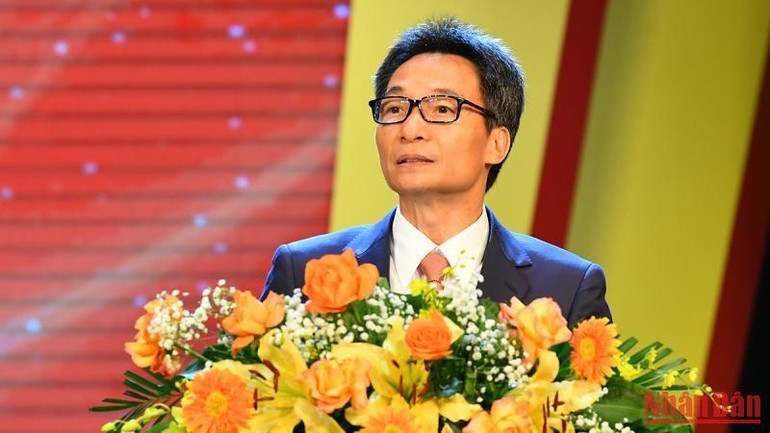 Phó Thủ tướng Vũ Đức Đam phát biểu tại lễ trao giải. Phó Thủ tướng Vũ Đức Đam phát biểu tại lễ trao giải.