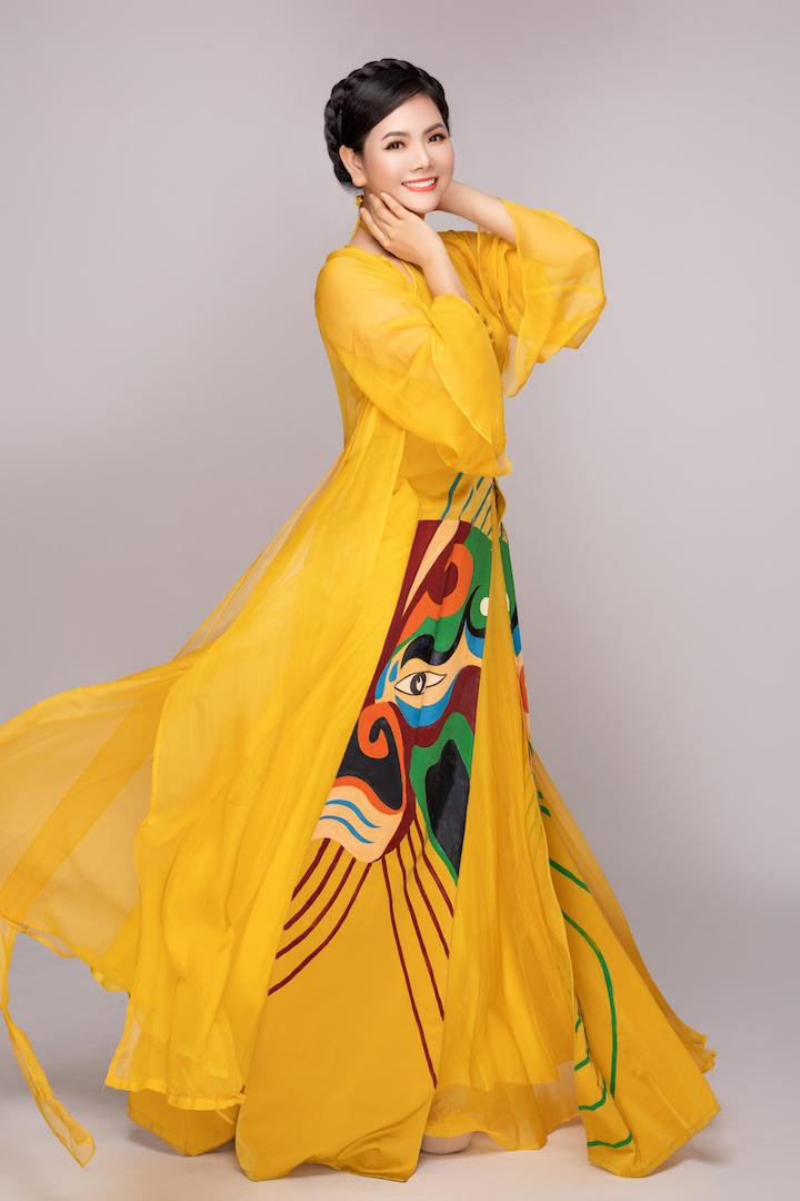 Quán quân Sao Mai 2011 Lương Nguyệt Anh. Quán quân Sao Mai 2011 Lương Nguyệt Anh.