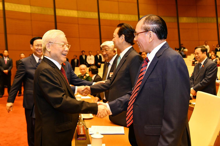 Tổng Bí thư Nguyễn Phú Trọng, Chủ tịch Quốc hội Vương Đình Huệ cùng các đồng chí nguyên lãnh đạo Đảng, Nhà nước tại phiên khai mạc sáng 20/10.