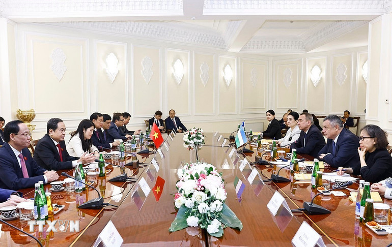 Chủ tịch Quốc hội Trần Thanh Mẫn hội đàm với Chủ tịch Hạ viện Uzbekistan Nuriddinjon Ismailov. (Ảnh: DOÃN TẤN/TTXVN) Chủ tịch Quốc hội Trần Thanh Mẫn hội đàm với Chủ tịch Hạ viện Uzbekistan Nuriddinjon Ismailov. (Ảnh: DOÃN TẤN/TTXVN)
