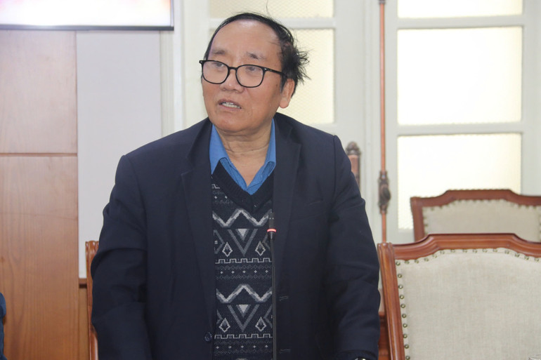 Nhà thơ Trần Đăng Khoa, Phó Chủ tịch Hội Nhà văn Việt Nam, phát biểu tại hội thảo.