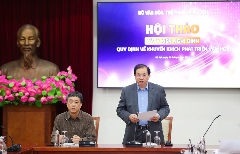 PGS.TS Tạ Quang Đông,Thứ trưởng Văn hóa,Thể thao và Du lịch, phát biểu đề dẫn hội thảo.