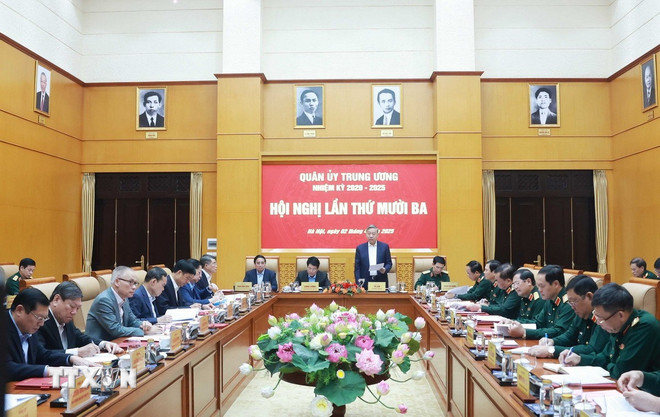 Tổng Bí thư Tô Lâm, Bí thư Quân ủy Trung ương chủ trì Hội nghị Quân ủy Trung ương lần thứ mười ba, nhiệm kỳ 2020-2025. (Ảnh: THỐNG NHẤT/TTXVN)