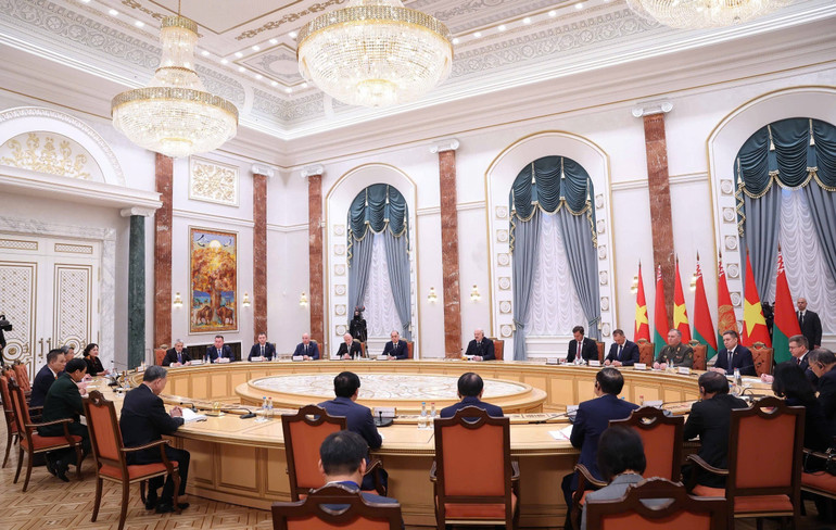 Tổng Bí thư Tô Lâm hội đàm chính thức với Tổng thống Belarus Aleksandr Lukashenko. (Ảnh: THỐNG NHẤT/TTXVN)