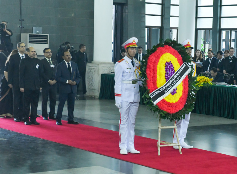 Đoàn Ấn Độ viếng Tổng Bí thư Nguyễn Phú Trọng.