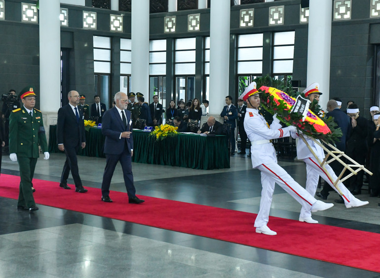 Đoàn Thụy Sĩ viếng Tổng Bí thư Nguyễn Phú Trọng.